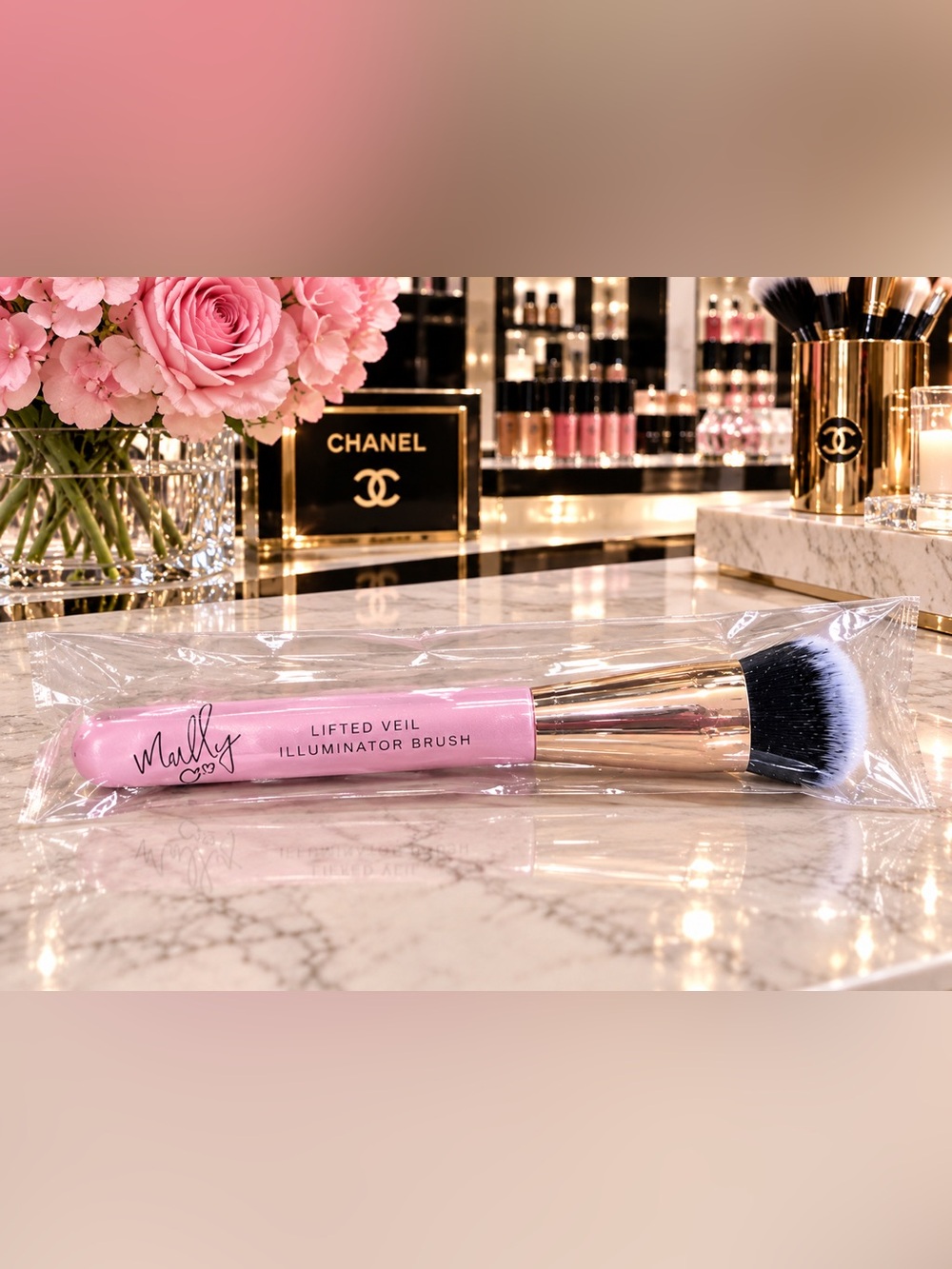 Mally Lifted Veil Illuminator Brush - Pink and Gold